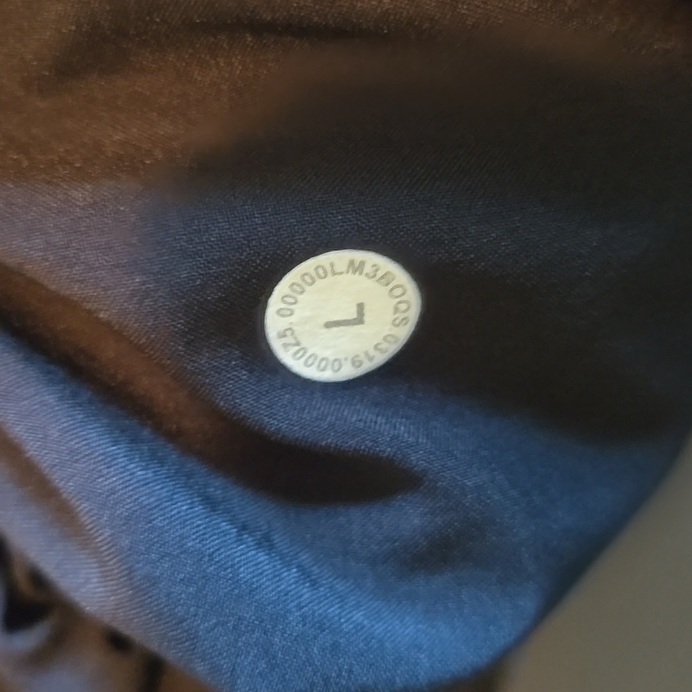 Men’s lululemon, like new. - Picture 6 of 10